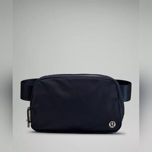 Lululemon Everywhere Belt Bag 1L